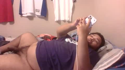 Snapshot of bronxforlife chatting on February 2025 03:55:02 AM bronxforlife online show from February 2025 03:55:02 AM