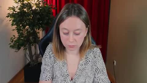 Brooke online show from November 2025 09:00:02 PM