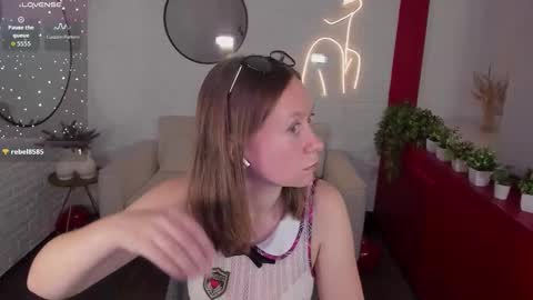 Lady Brooke online show from March 2026 09:00:01 PM