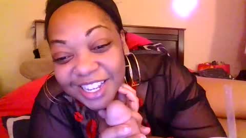 Snapshot of brownroundrenee chatting on March 2025 04:25:01 PM brownroundrenee online show from March 2025 04:25:01 PM