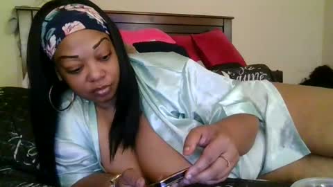 Snapshot of brownroundrenee chatting on November 2025 11:25:02 AM brownroundrenee online show from November 2025 11:25:02 AM