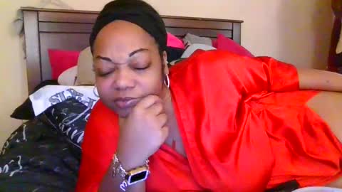 Snapshot of brownroundrenee chatting on November 2025 11:21:02 AM brownroundrenee online show from November 2025 11:21:02 AM