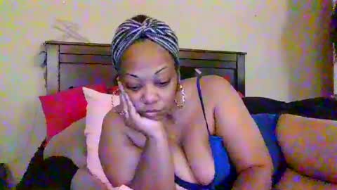 Snapshot of brownroundrenee chatting on June 2026 10:10:02 AM brownroundrenee online show from June 2026 10:10:02 AM