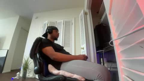 Brownskinshortyy online show from March 2026 06:04:01 PM