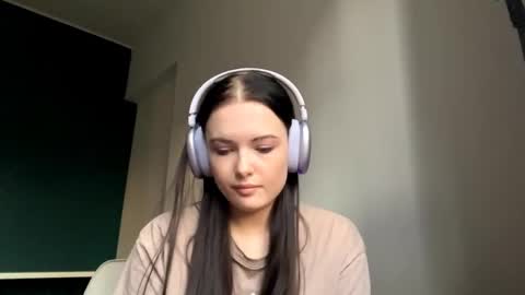 Luna online show from April 2026 05:30:01 PM