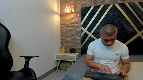 Snapshot of bruno_cavalli chatting on January 2025 10:24:01 PM BRUNNO online show from January 2025 10:24:01 PM