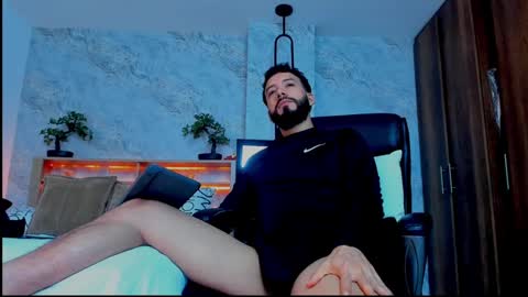 Andres Suarez online show from March 2025 11:44:02 PM