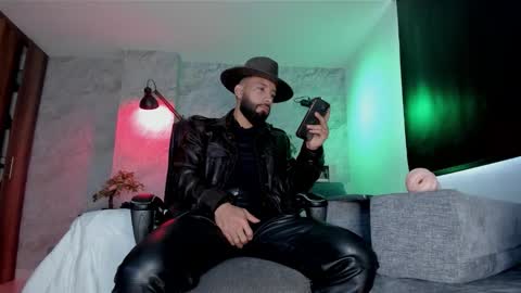 Andres Suarez online show from December 2025 12:36:02 PM