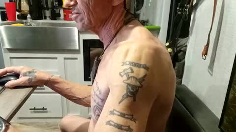 Snapshot of brushsquach chatting on March 2025 07:43:02 AM Steve... aka SkinnieDippin aka TimberTramp online show from March 2025 07:43:02 AM