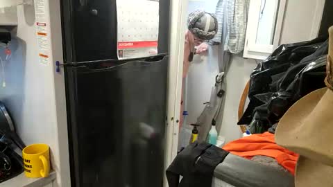 Steve... aka SkinnieDippin aka TimberTramp online show from December 2025 06:59:02 PM