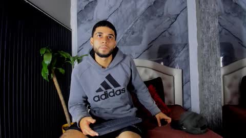 Snapshot of bry_dalton chatting on November 2025 04:33:02 AM Bry Dalton online show from November 2025 04:33:02 AM