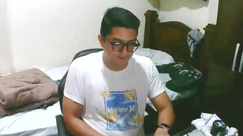 Snapshot of bryanbendy chatting on November 2025 07:05:02 PM bryanbendy online show from November 2025 07:05:02 PM