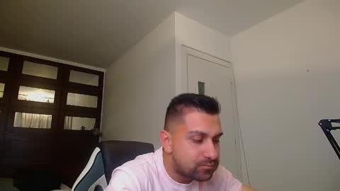 Snapshot of brycereign chatting on May 2026 04:28:01 AM BryceReign online show from May 2026 04:28:01 AM