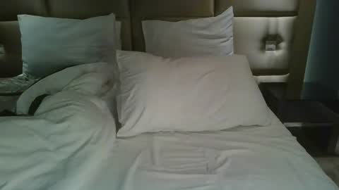 Bu and Ci online show from November 2025 10:45:01 PM