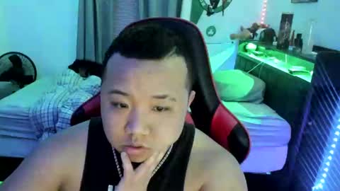 buffsexyman24 online show from February 2025 01:33:01 AM