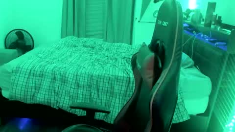 buffsexyman24 online show from February 2025 02:10:02 AM