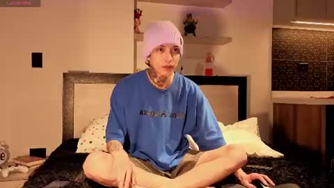 Tonny online show from June 2026 11:10:01 PM