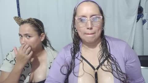 Snapshot of bunniosito chatting on November 2025 01:38:02 AM bunniosito online show from November 2025 01:38:02 AM