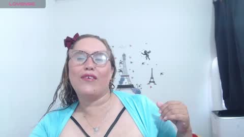 Snapshot of bunniosito chatting on April 2026 10:31:02 PM bunniosito online show from April 2026 10:31:02 PM