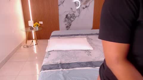 Rossi Hill online show from March 2026 12:19:01 PM