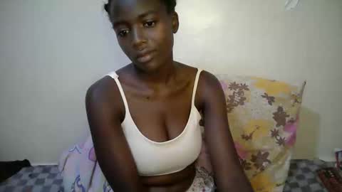 Snapshot of bunny_bliss1 chatting on April 2026 04:46:01 AM bunny_bliss1 online show from April 2026 04:46:01 AM