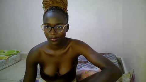 Snapshot of bunny_bliss1 chatting on May 2026 03:28:01 PM bunny_bliss1 online show from May 2026 03:28:01 PM