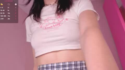 Snapshot of bunny_gaze chatting on November 2025 03:00:01 PM Kira online show from November 2025 03:00:01 PM