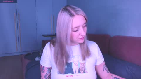 Snapshot of burn_lissa chatting on May 2026 04:27:02 PM Lissa online show from May 2026 04:27:02 PM