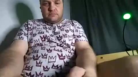 Snapshot of bury703709 chatting on February 2025 09:48:02 PM Creazy dad online show from February 2025 09:48:02 PM