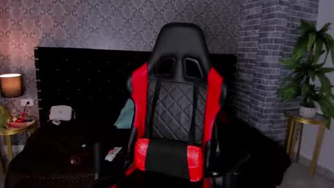 Sofiii online show from February 2025 08:20:02 PM