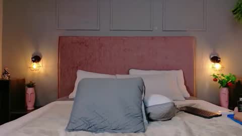 Busty zay online show from June 2026 09:17:02 PM