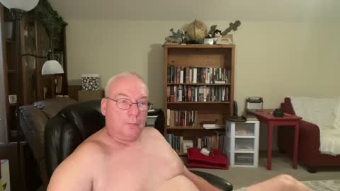 Snapshot of bustyballs100 chatting on October 2025 01:19:01 PM bustyballs100 online show from October 2025 01:19:01 PM