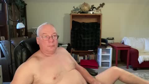 Snapshot of bustyballs100 chatting on November 2025 02:23:01 PM bustyballs100 online show from November 2025 02:23:01 PM