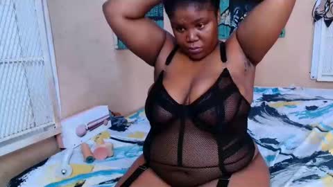 BUSTYQUEENB online show from March 2026 07:11:02 AM