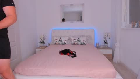 Nicolah  Steven Bond online show from July 2026 06:48:02 PM