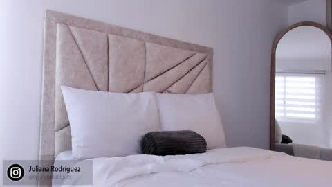    online show from September 2025 09:15:02 PM