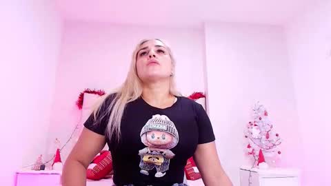 Carolina online show from December 2025 03:13:01 AM