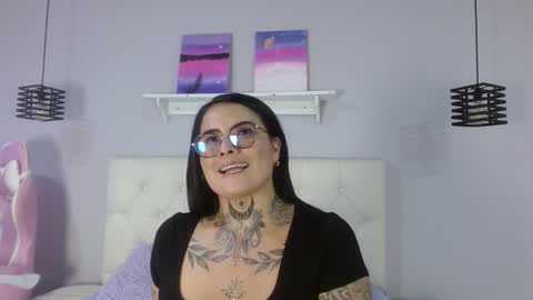 Candy online show from September 2025 08:35:01 PM