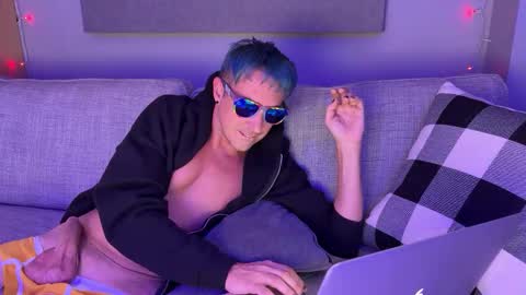 Caelan Cross online show from September 2025 10:45:02 PM