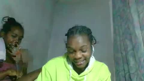 Snapshot of caella98 chatting on April 2026 01:35:01 PM caella98 online show from April 2026 01:35:01 PM