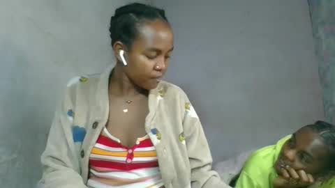 Snapshot of caella98 chatting on May 2026 08:49:02 PM caella98 online show from May 2026 08:49:02 PM
