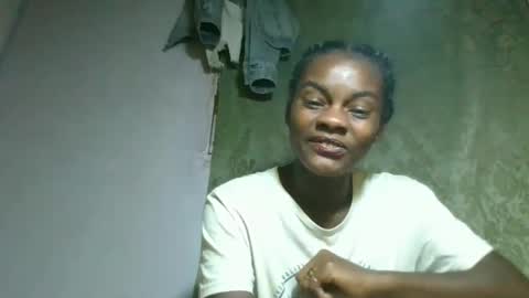 Snapshot of caella98 chatting on May 2026 06:39:01 PM caella98 online show from May 2026 06:39:01 PM