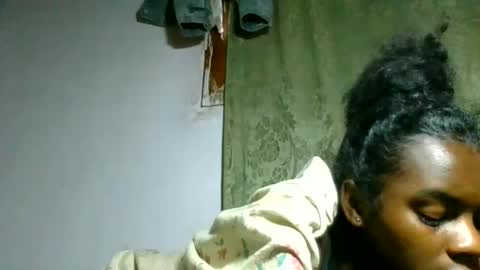 Snapshot of caella98 chatting on May 2026 11:17:02 AM caella98 online show from May 2026 11:17:02 AM
