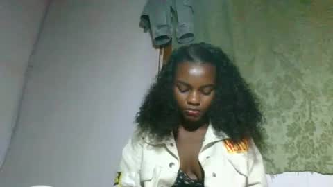 Snapshot of caella98 chatting on May 2026 04:01:02 PM caella98 online show from May 2026 04:01:02 PM