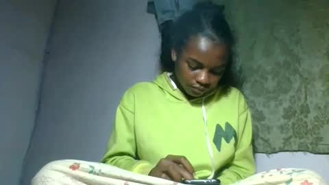 Snapshot of caella98 chatting on May 2026 04:17:01 AM caella98 online show from May 2026 04:17:01 AM