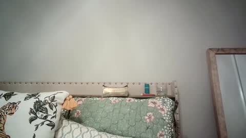 Caitie Citrine online show from December 2024 04:05:01 PM