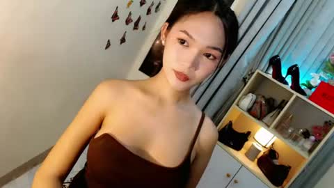 Snapshot of caitlin_x chatting on July 2026 01:21:01 AM caitlin online show from July 2026 01:21:01 AM