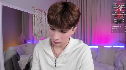 Call me Leo online show from December 2024 05:44:01 PM