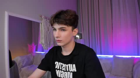Call me Leo online show from December 2024 12:13:01 PM