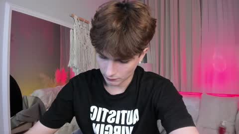 Call me Leo online show from December 2024 09:57:01 AM